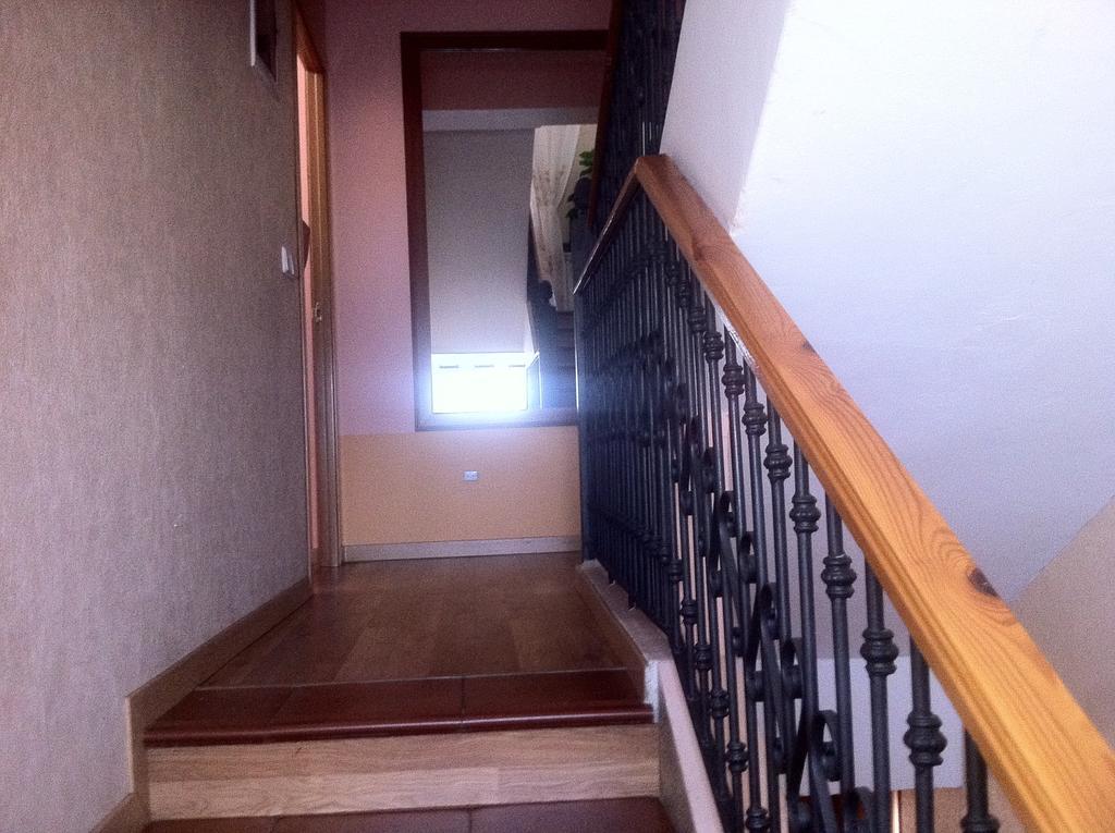 Hostal Madrid Paris بويتراغو ديل لوزويا المظهر الخارجي الصورة