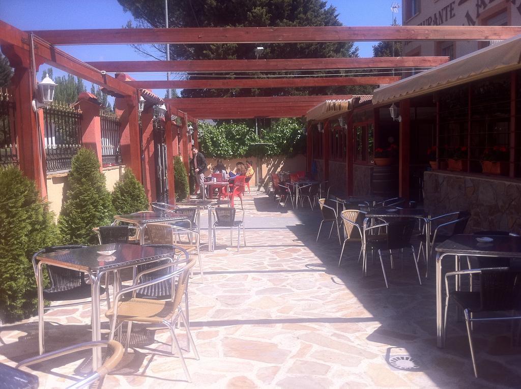 Hostal Madrid Paris بويتراغو ديل لوزويا المظهر الخارجي الصورة