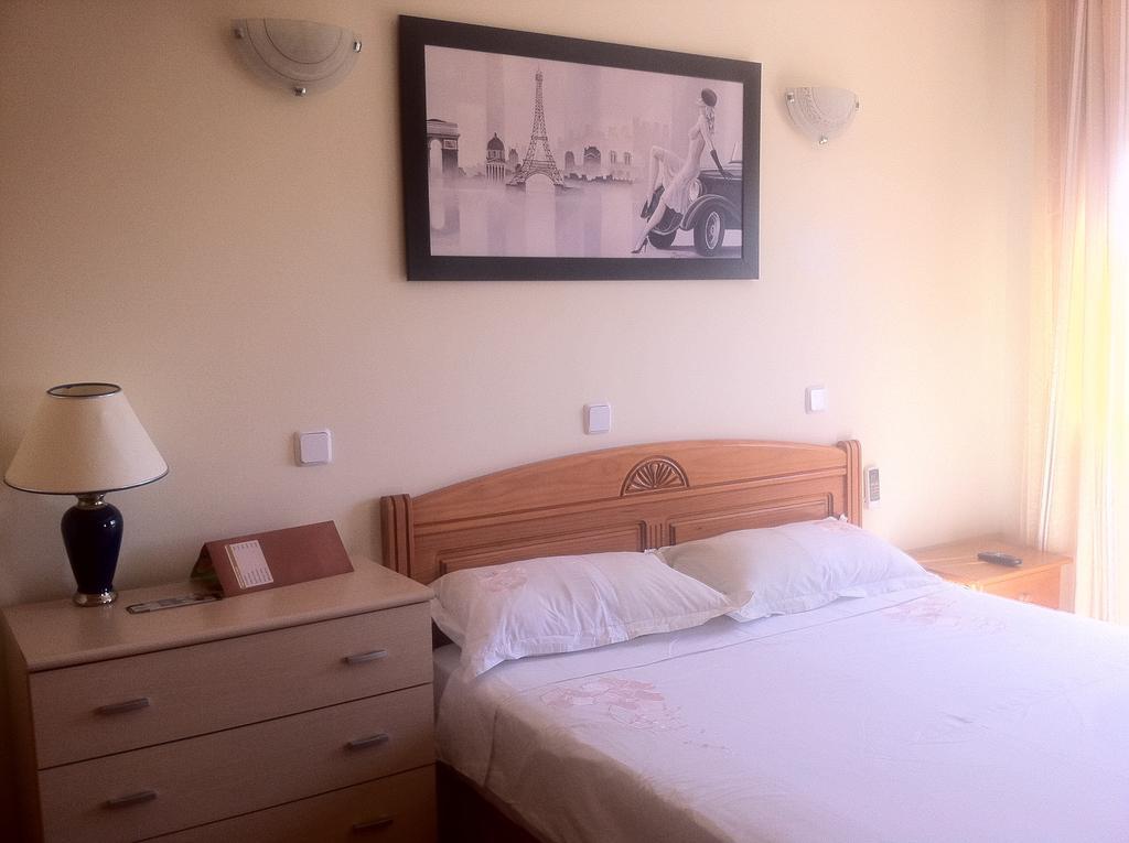 Hostal Madrid Paris بويتراغو ديل لوزويا الغرفة الصورة