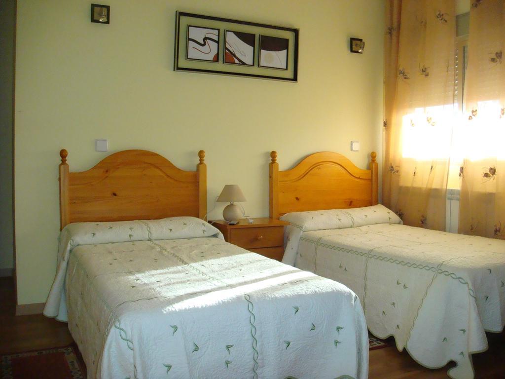 Hostal Madrid Paris بويتراغو ديل لوزويا الغرفة الصورة
